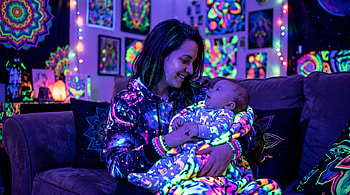 Neon Embrace: Mother & Baby —, Blacklight HD wallpaper