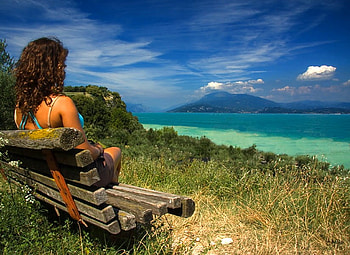 Lady on Bench, cool, on bench, lady HD wallpaper