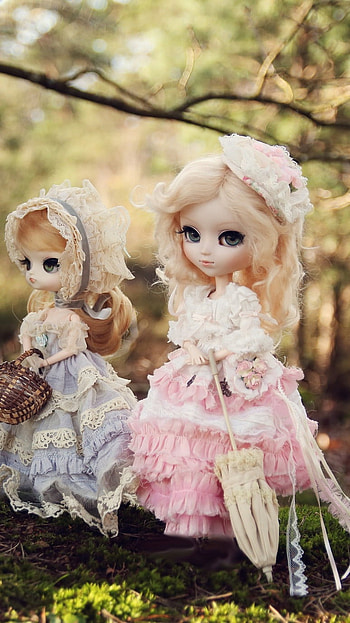 3 Friends, Nature Background, dolls HD phone wallpaper