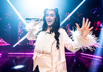 Brooke, Irish entrant, Eurovision icon mentor, plenty of experience HD wallpaper