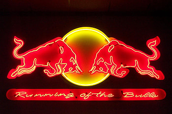 Running of the Bulls, neon, sign, red, bulls HD wallpaper