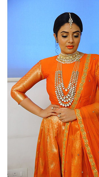 Sreemukhi, telugu actress, anchor HD phone wallpaper