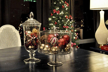 •✿• Christmas Style •✿•, colorful, style, entertainment, living room, balls, decor, lve, fashion, centerpiece, christmas, ornament, forever, christmas tree HD wallpaper