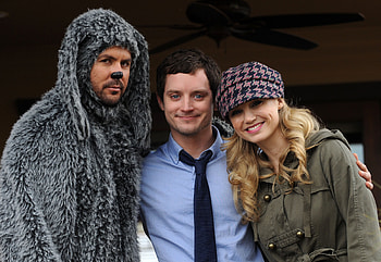 Elijah Wood, Wilfred, , Background HD wallpaper