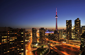 Toronto Skyline at Night, Luxury graphy, Nighttime beauty, Cityscape elegance HD wallpaper