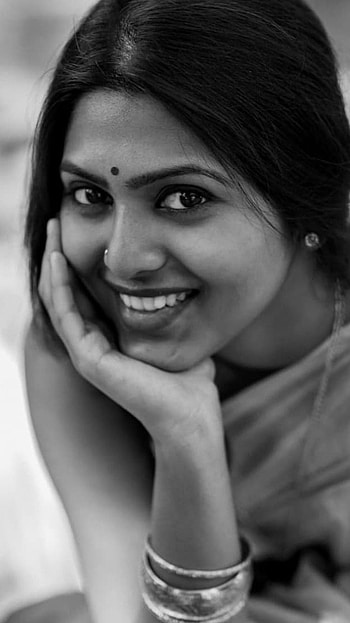 Praneetha Patnaik, telugu actress, model, saree lover, dusky HD phone wallpaper
