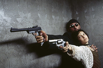 Leon the Professional, Intense , Memorable , Action thriller HD wallpaper