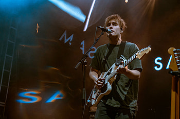 Sam Fender, Live at Leeds, Highlights, Gig goer HD wallpaper