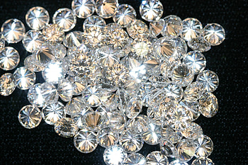 High-definition diamond , Crystal-clear beauty, Pristine gemstone, Shimmering brilliance HD wallpaper