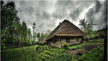 gardens around thatched homes, gardens, thatched roofs, homes, clouds, trees HD wallpaper