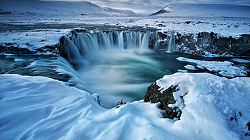 Godafoss waterfall, Winter wonderland, Icelandic beauty, U HD wallpaper