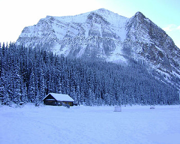Frozen Lake Louise, frozen, louise, snow, lake, cabin HD wallpaper