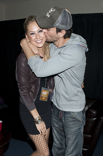 Enrique Iglesias, Anna Kournikova, Love story, Relationship timeline HD phone wallpaper
