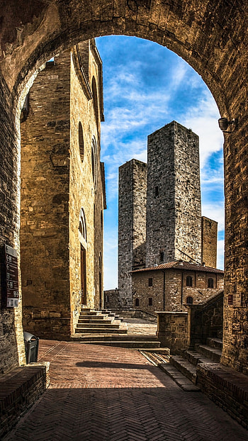 San Gimignano, Tower city, Tuscan heritage, Medieval charm HD phone wallpaper