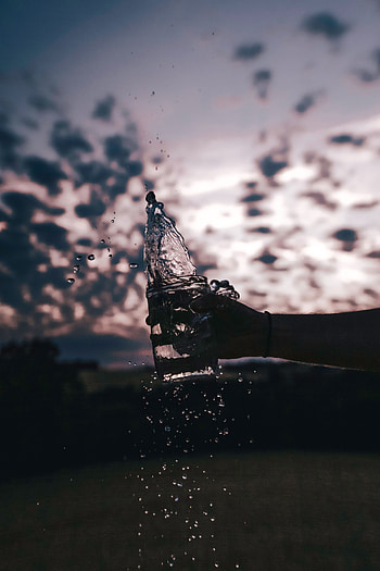 Water, Bank, Hand, Miscellanea, Miscellaneous, Spray, Jar, Jet HD phone wallpaper