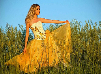 SUNSHINE DRESS IN GRASS, sunny, golden shinny, grass, dress, woman, field, yellow, sky, sun HD wallpaper
