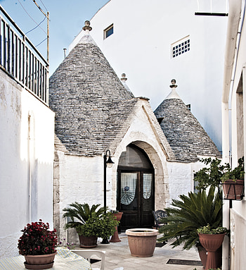 Italian fairytale town, Trulli houses, Charming streets HD phone wallpaper