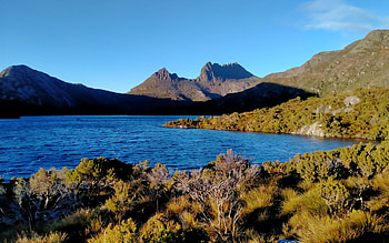 Dove Lake, Cradle Mountain, Tasmania, plants, landscape, sky, water, mountains, stones HD wallpaper