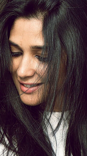 Nyla usha, mallu actress HD phone wallpaper