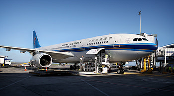 China Southern Airlines, Al Brown collaboration, Inflight food, NZ Herald HD wallpaper