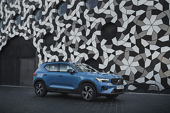 Volvo XC40 B3 Ultimate, vehicle, Volvo XC40 HD wallpaper