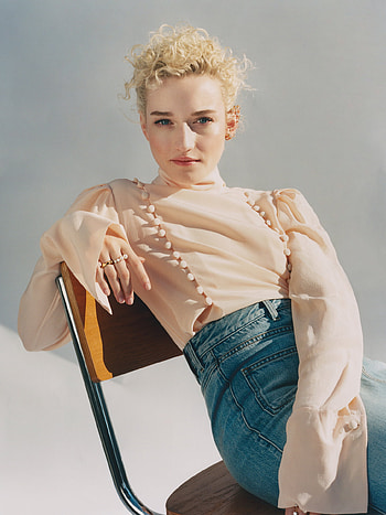 Julia Garner, Porter magazine feature, Cover story, Leading the industry HD phone wallpaper