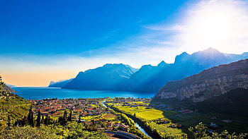Lake Garda, Captivating beauty, Stunning landscape, Natural wonders HD wallpaper