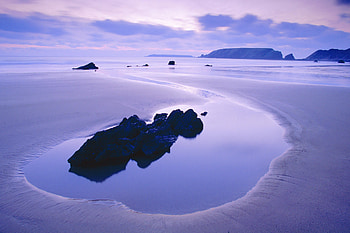 violet evening, purple, sand, clouds, sky, dusk, water, evening HD wallpaper