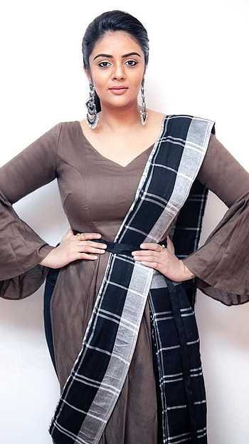 Sreemukhi, telugu actress, model HD phone wallpaper