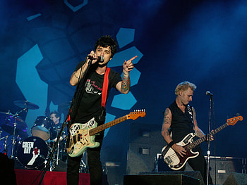 Green Day in concert, Live performance, Energetic show, Music event HD wallpaper