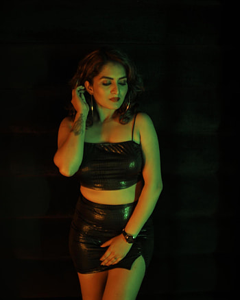 Trishaa kamlakar, flash graphy, performing arts HD phone wallpaper