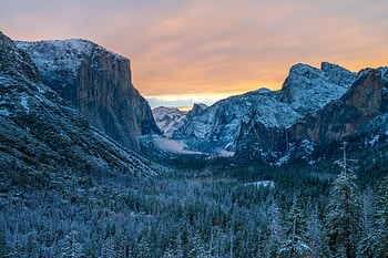 Yosemite Majesty A Crag Embrace, yosemite, valley, nature, mountains HD wallpaper