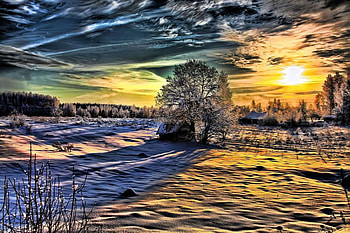 Beautiful Winter, rays, winter, colorful, sunlight, colors, peaceful, houses, sunrise, beauty, reflection, snow, trees, sun, sunset, house, landscape, cold, beautiful, grass, tree, view, clouds, nature, sky, cottage, lovely, splendor HD wallpaper