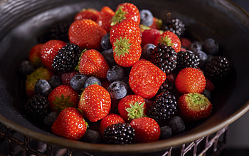 Berries, raspberriy, food, strawberry, blueberry, fruit HD wallpaper