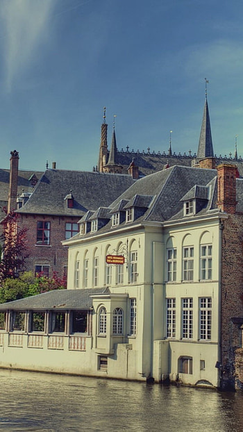 Belgium old buildings, Water architecture HD phone wallpaper