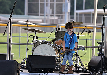 Young Rock Star, music HD wallpaper