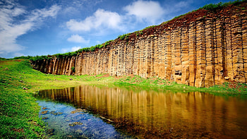 cliff, grass, sky, water HD wallpaper