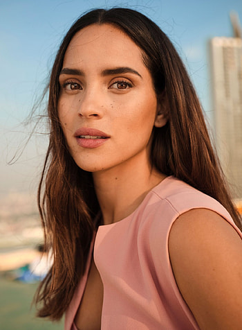 Adria Arjona, Armani Beauty, Makeup and Skincare HD phone wallpaper
