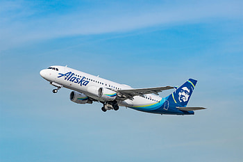 Alaska Airlines, Passenger death, In-flight incident, Safety measures HD wallpaper