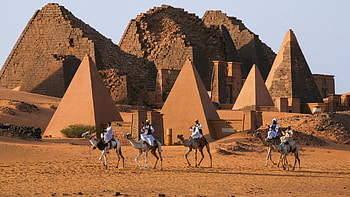 Sudan pyramid , Ancient marvel, Architectural wonder, Historic site HD wallpaper