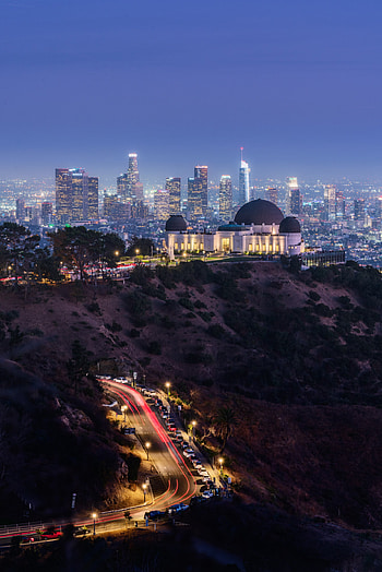 Hollywood Skyline, Entertainment hub, Glamour and glitz, Star-studded city HD phone wallpaper