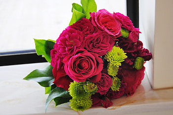 Sublime Memories, roses, window, entertainment, floral, fresh, hot pink, fashion, green, ball HD wallpaper