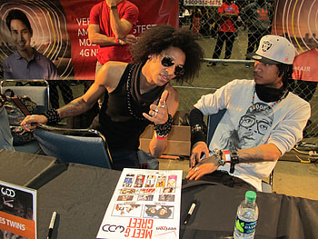 Les Twins, Striking , Duo's charisma, Mesmerizing performances HD wallpaper