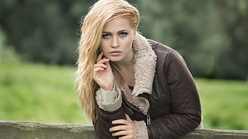 Blue Eyes Blonde Girl Model Is Posing For A Wearing Brown Jerkin Standing In Blur Background Girls HD wallpaper