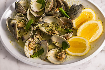 Garlic sorrel cream, Creamy clam dish, Delicious recipe, Food and wine HD wallpaper
