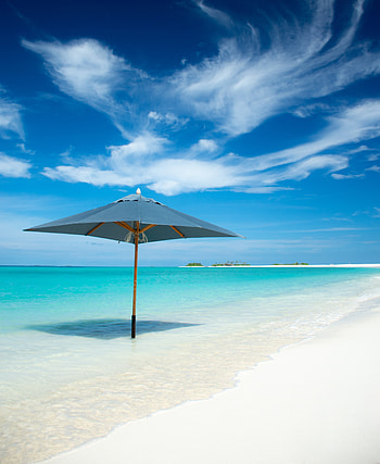 Umbrella, beach, tropical island, summer HD phone wallpaper