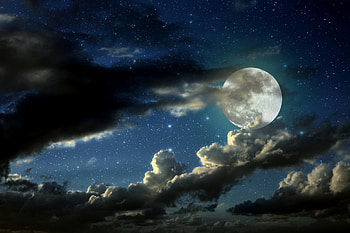 Amazing Moon and Cloudy Sky HD wallpaper