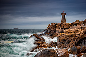 Old lighthouse tower, sea, old, lighthouse, tower, coast, stone, rocks, beach, tide HD wallpaper