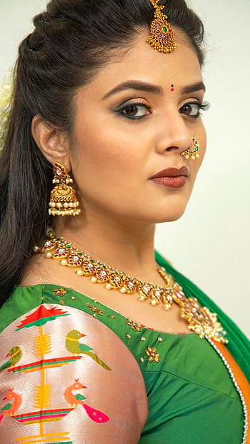Sreemukhi, telugu actress, saree beauty HD phone wallpaper