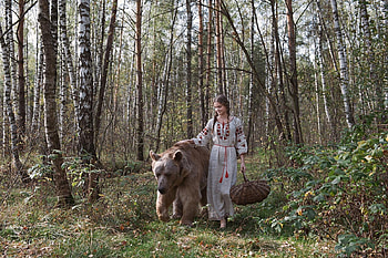 Friends, animal, model, urs, girl, tree, woman, olga barantseva, basket, bear, forest HD wallpaper